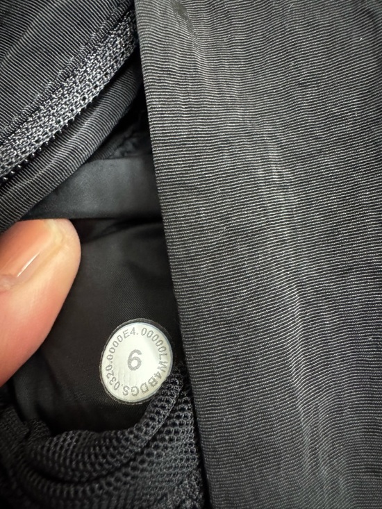 Lululemon Non-Stop Bomber *Reversible
Black (Second Release) SZ 6 W4BDGS - Picture 6 of 12